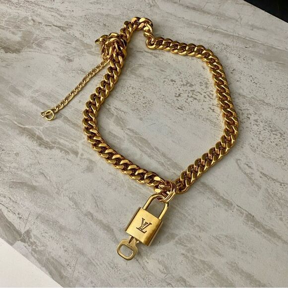 LOUIS VUITTON Lock and key 🔐 on Gold Tone Necklace #307 - Picture 11 of 15
